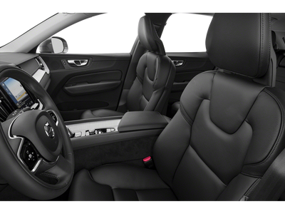 2019 Volvo XC60 T8 Momentum Sport Utility 4D