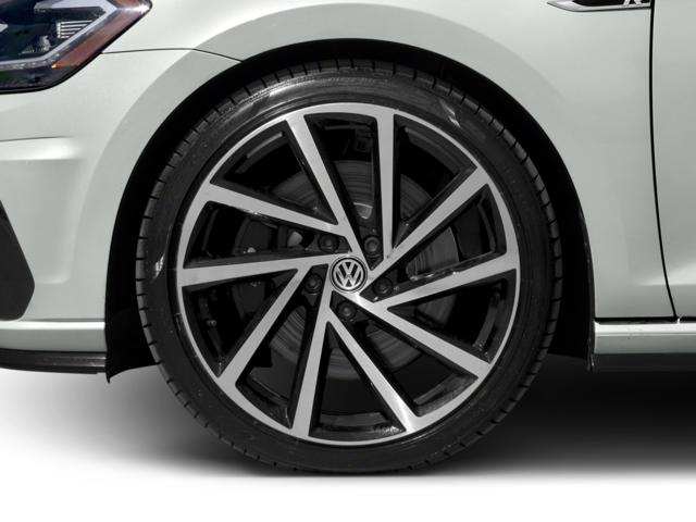 2018 Volkswagen Golf R Hatchback Sedan 4D