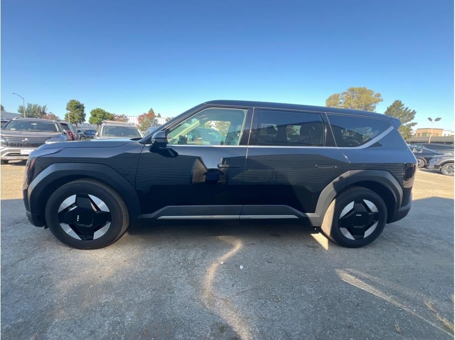 2024 Kia EV9 Light Long Range Sport Utility 4D