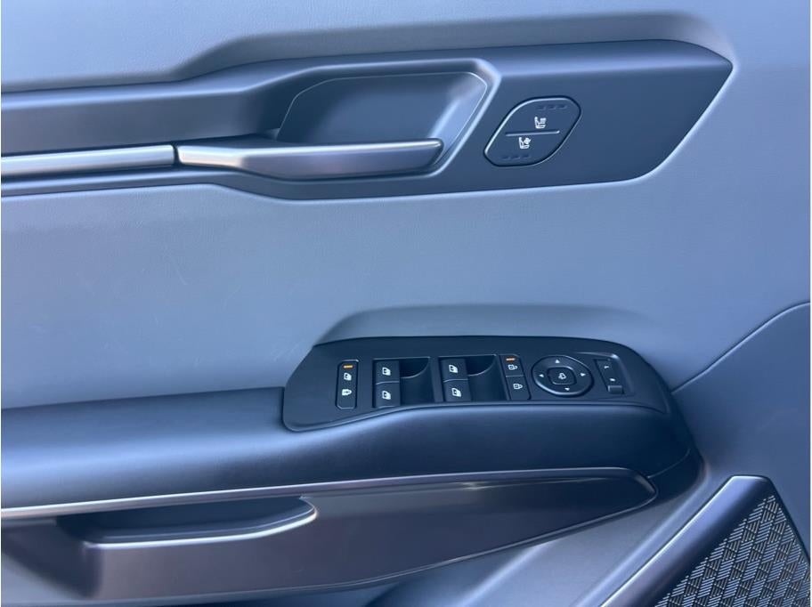 2024 Kia EV9 Light Long Range Sport Utility 4D