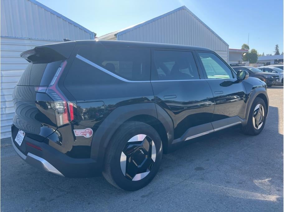 2024 Kia EV9 Light Long Range Sport Utility 4D