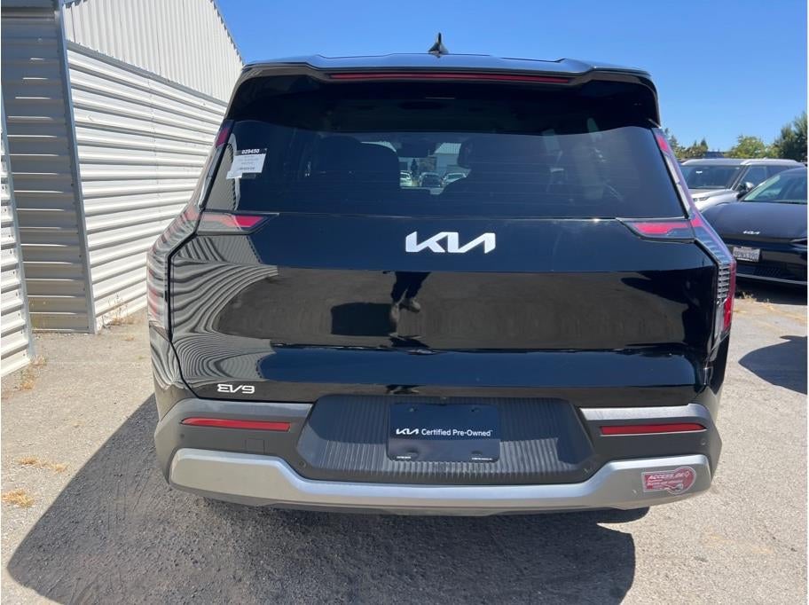2024 Kia EV9 Light Long Range Sport Utility 4D