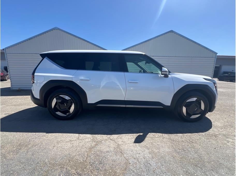 2024 Kia EV9 Light Long Range Sport Utility 4D