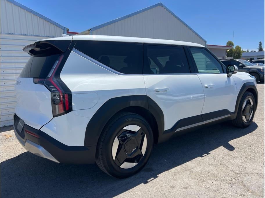 2024 Kia EV9 Light Long Range RWD