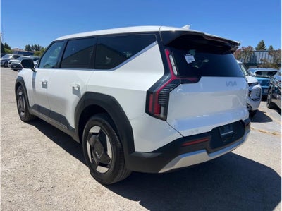 2024 Kia EV9 Light Long Range RWD