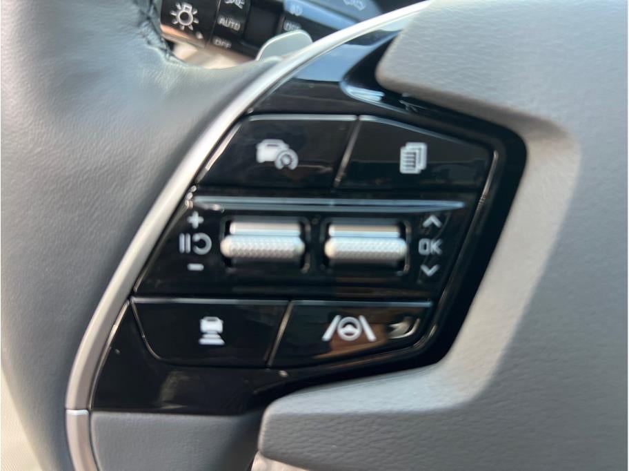 2023 Kia Niro SX Wagon 4D