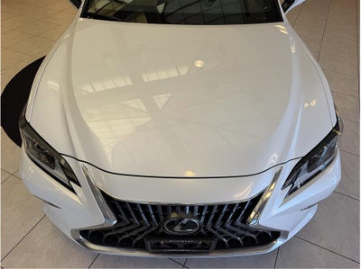 2025 Lexus ES ES 300h Sedan 4D