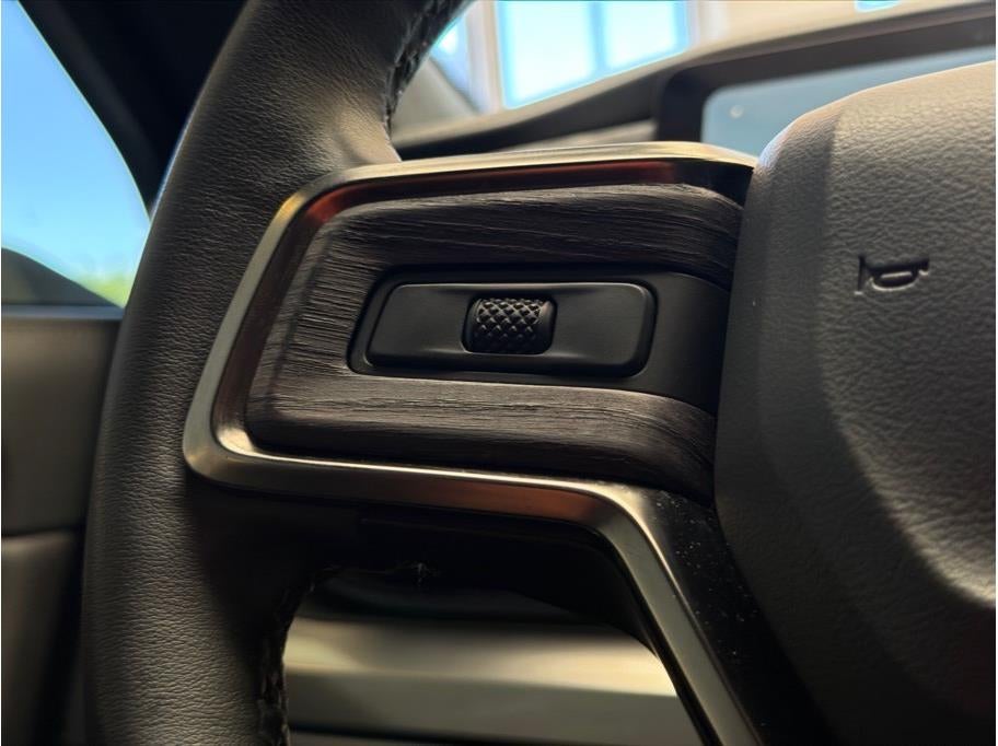 2024 Rivian R1S Quad Large Sport Utility 4D