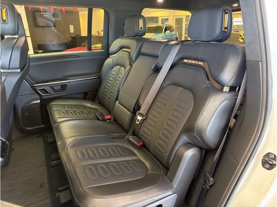 2024 Rivian R1S Quad Large Sport Utility 4D