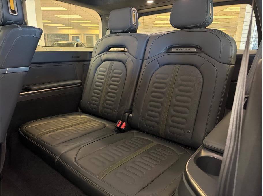 2024 Rivian R1S Quad Large Sport Utility 4D