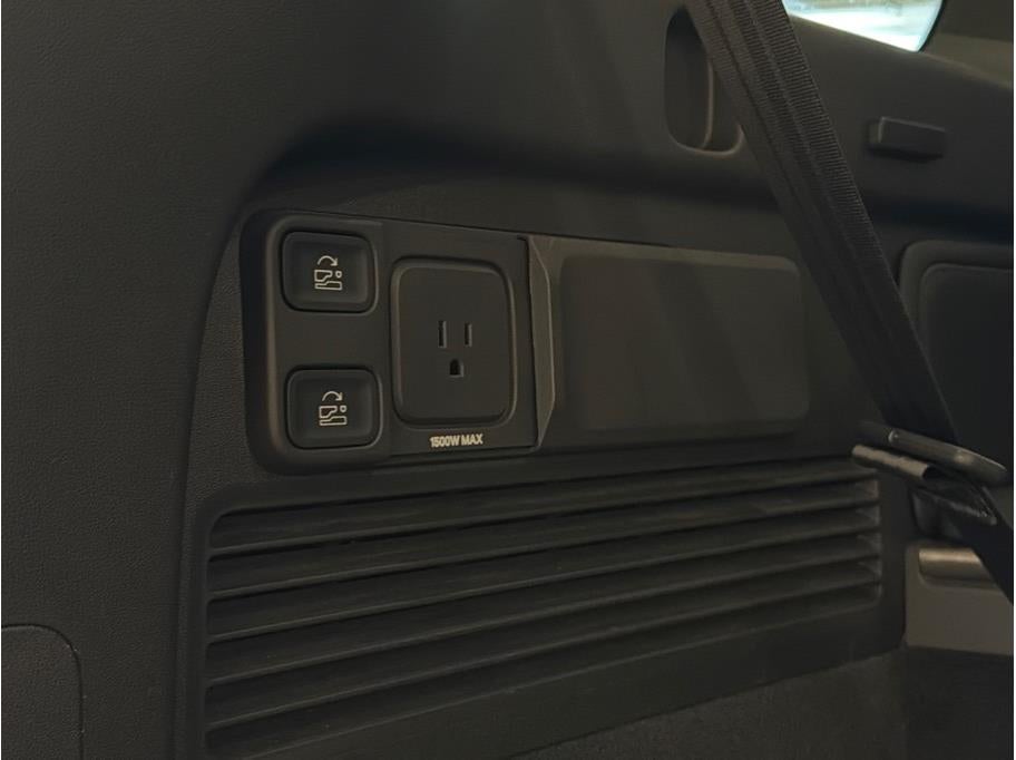 2024 Rivian R1S Quad Large Sport Utility 4D