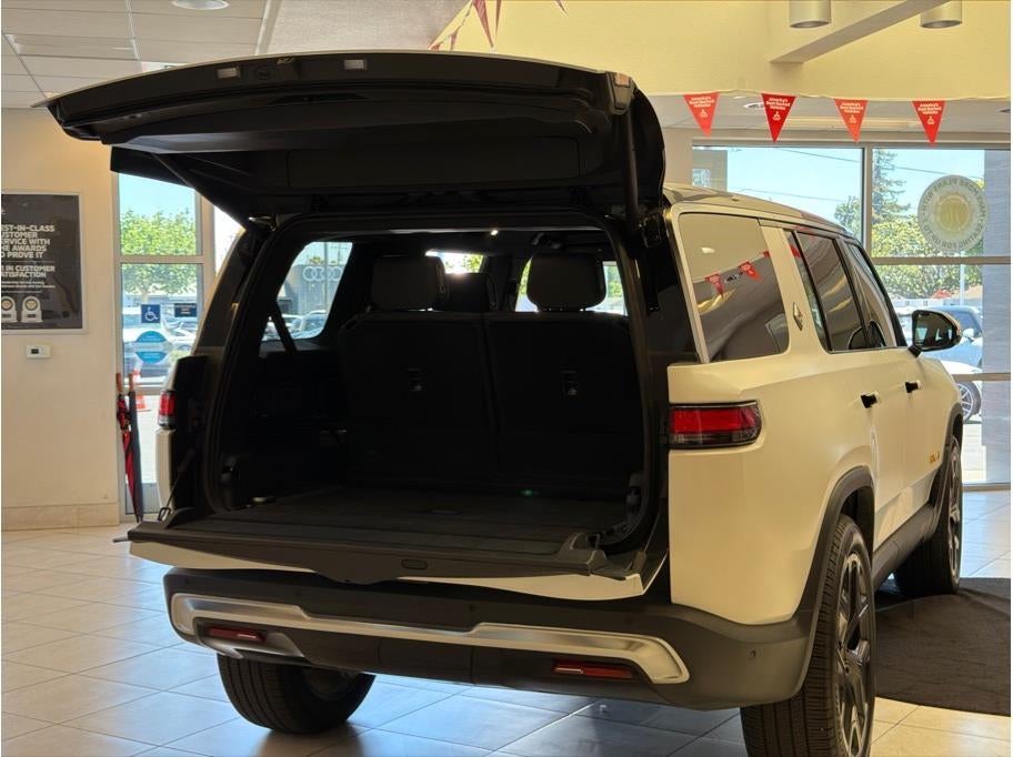 2024 Rivian R1S Quad Large Sport Utility 4D