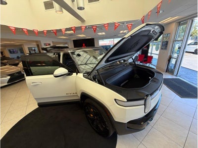 2024 Rivian R1S Quad Large Sport Utility 4D