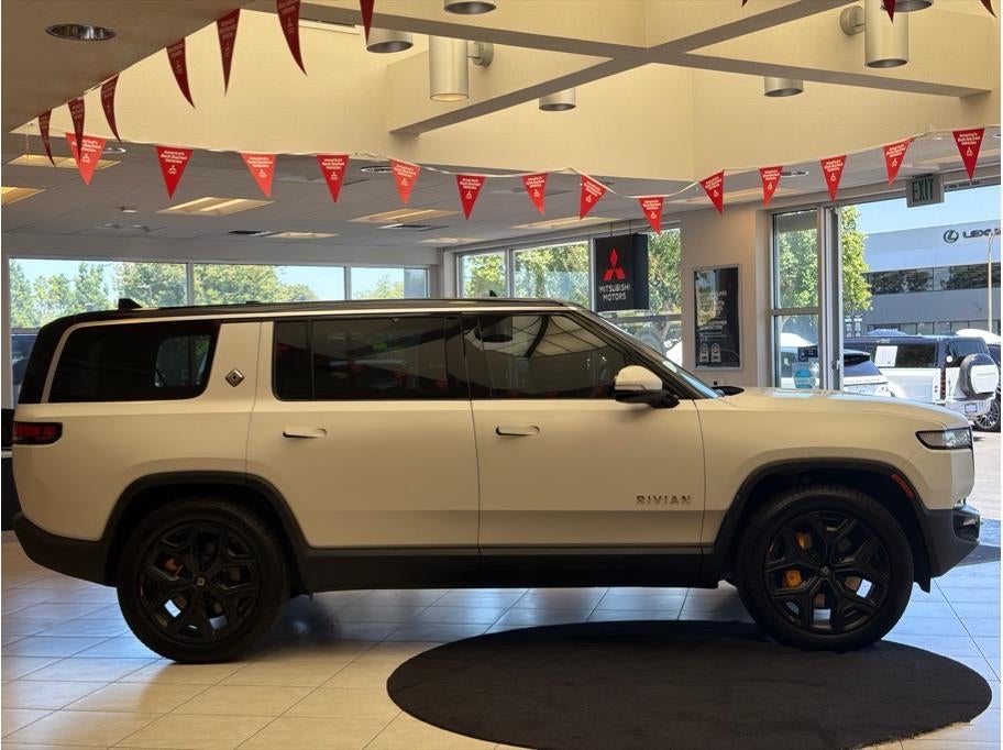 2024 Rivian R1S Quad Large Sport Utility 4D