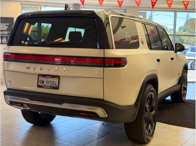 2024 Rivian R1S Quad Large Sport Utility 4D