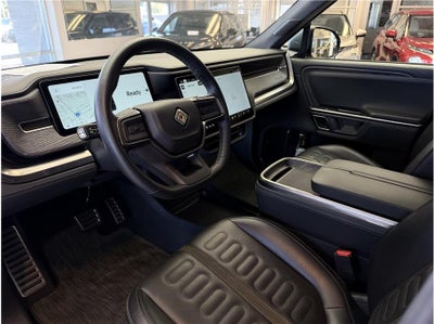 2024 Rivian R1S Dual Standard+ Sport Utility 4D