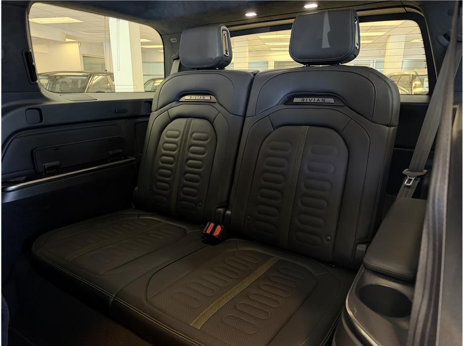 2024 Rivian R1S Dual Standard+ Sport Utility 4D