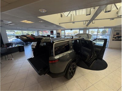 2024 Rivian R1S Dual Standard+ Sport Utility 4D