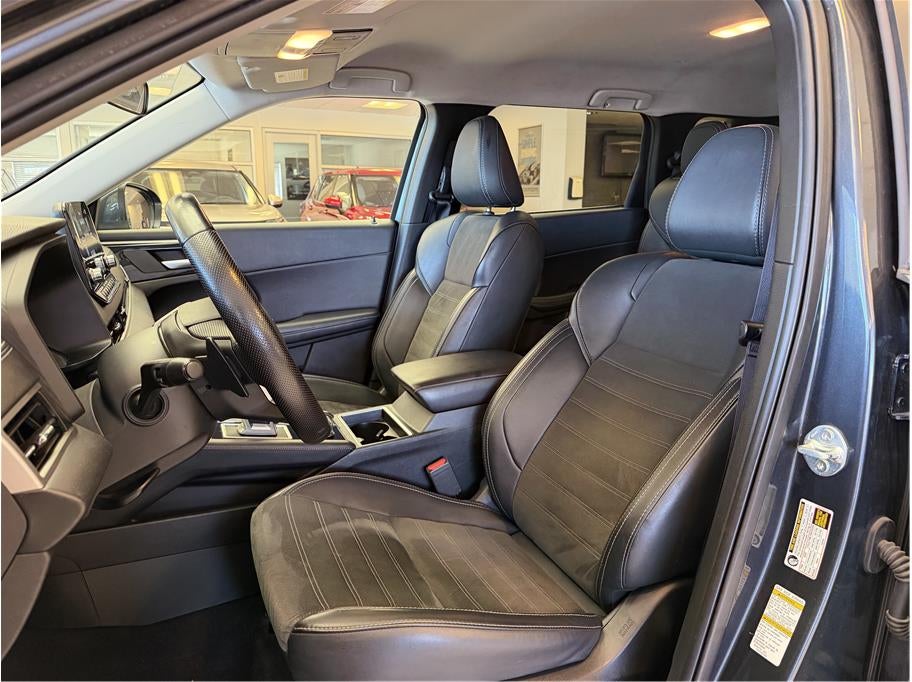 2024 Mitsubishi Outlander SE Sport Utility 4D
