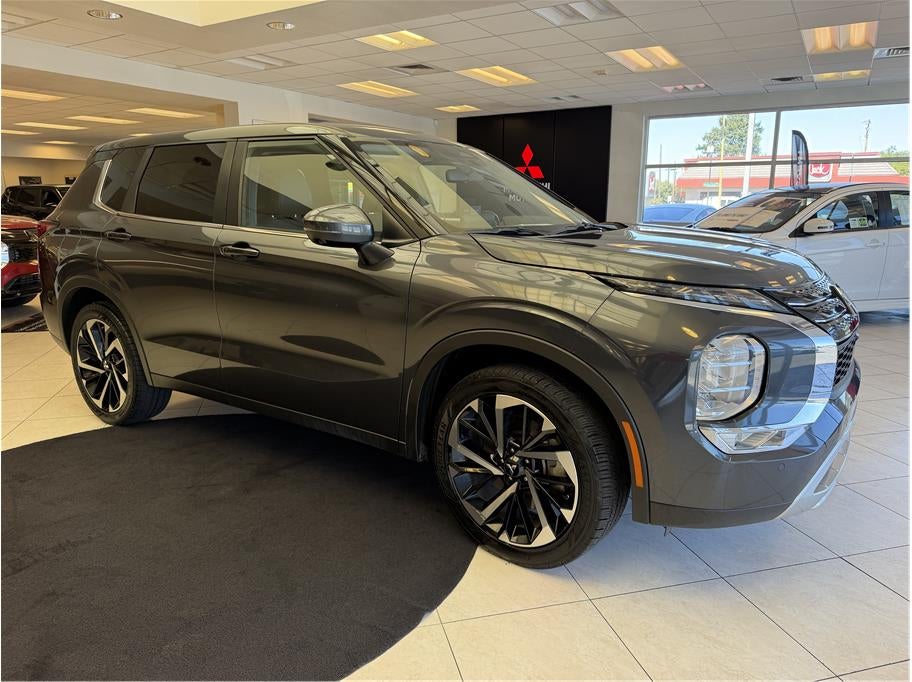 2024 Mitsubishi Outlander SE Sport Utility 4D
