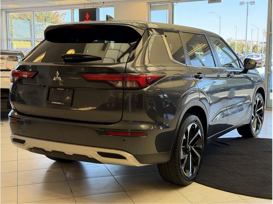 2024 Mitsubishi Outlander SE Sport Utility 4D