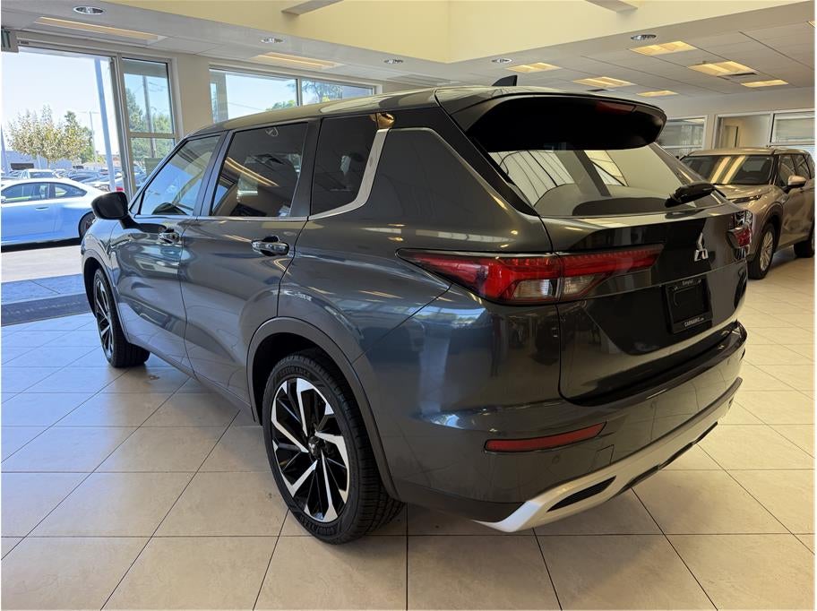 2024 Mitsubishi Outlander SE Sport Utility 4D