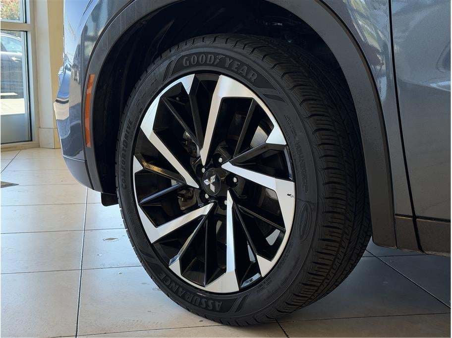 2024 Mitsubishi Outlander SE Sport Utility 4D