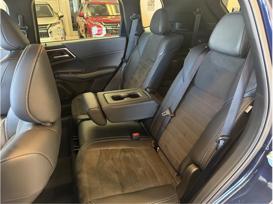 2024 Mitsubishi Outlander SE Sport Utility 4D
