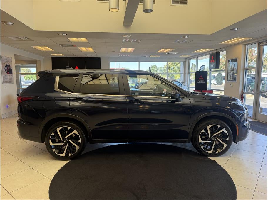2024 Mitsubishi Outlander SE Sport Utility 4D