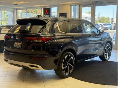 2024 Mitsubishi Outlander SE Sport Utility 4D