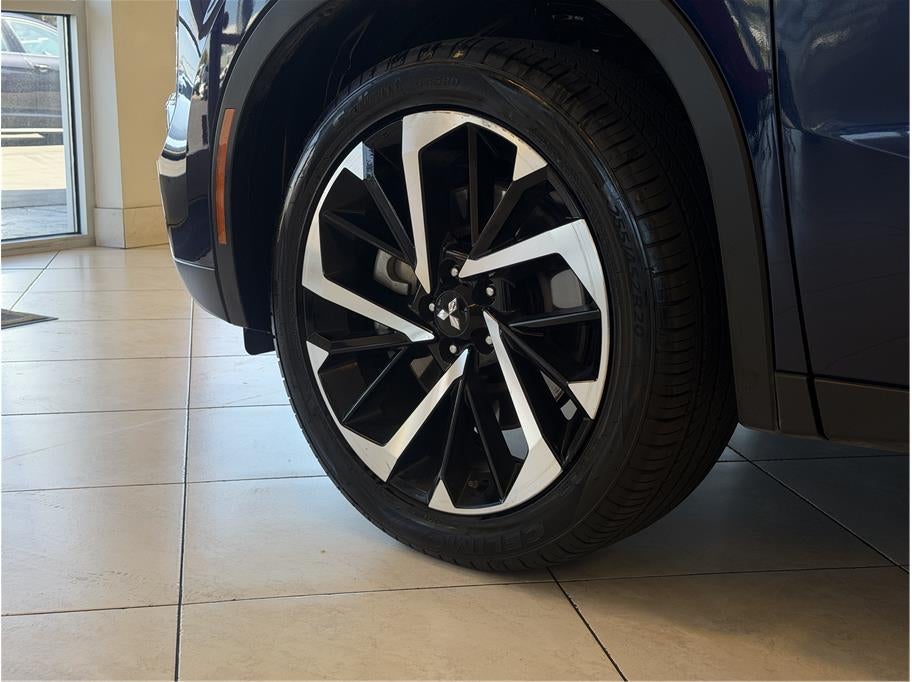 2024 Mitsubishi Outlander SE Sport Utility 4D