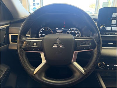 2024 Mitsubishi Outlander SE Sport Utility 4D