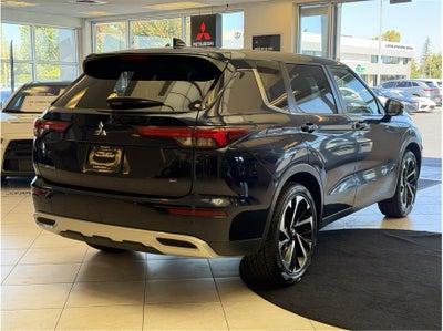 2024 Mitsubishi Outlander SE Sport Utility 4D
