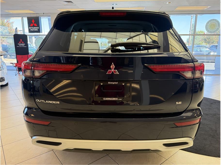 2024 Mitsubishi Outlander SE Sport Utility 4D