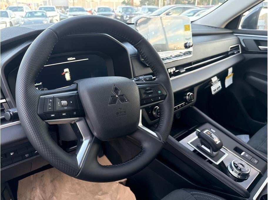 2025 Mitsubishi Outlander PHEV SE
