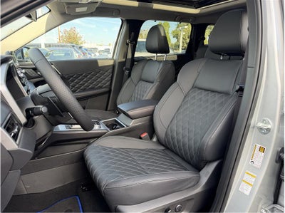 2025 Mitsubishi Outlander PHEV SEL