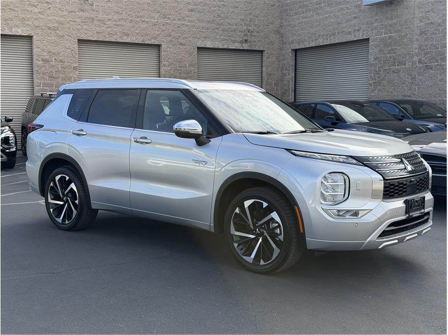 2025 Mitsubishi Outlander PHEV SEL