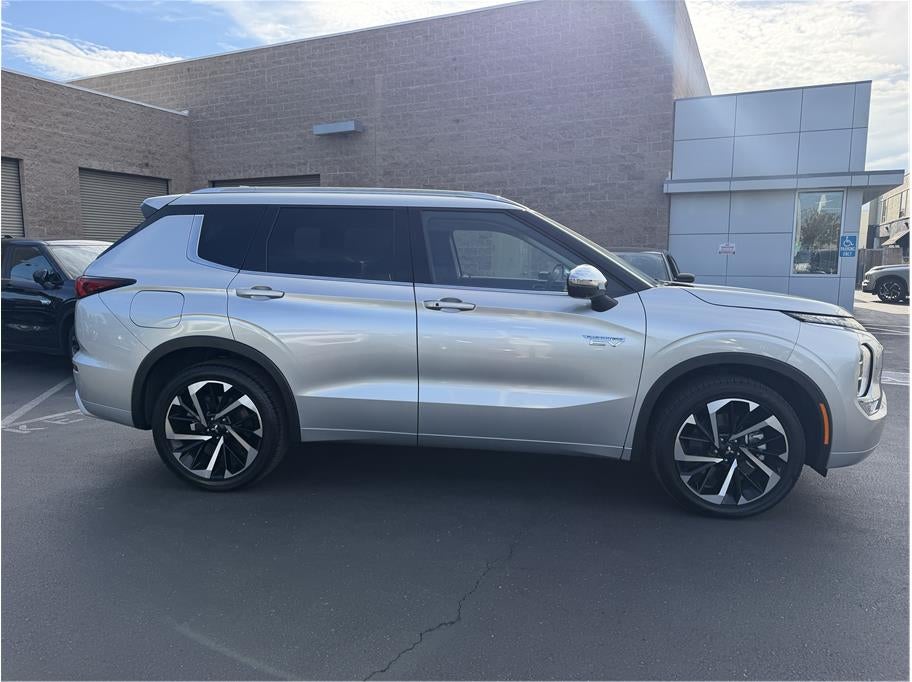 2025 Mitsubishi Outlander PHEV SEL