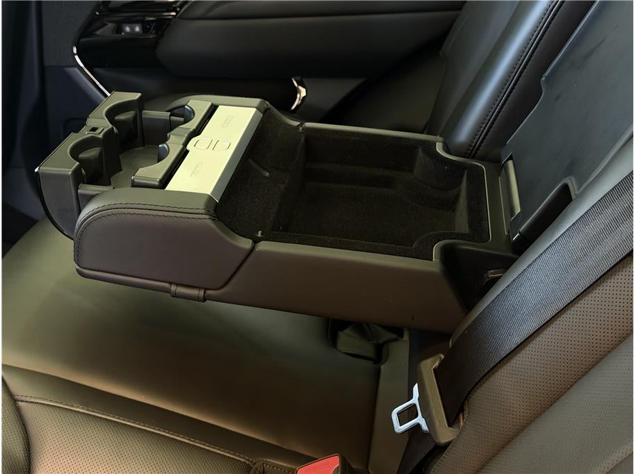 2024 Land Rover Range Rover Sport P400 SE Dynamic Sport Utility 4D