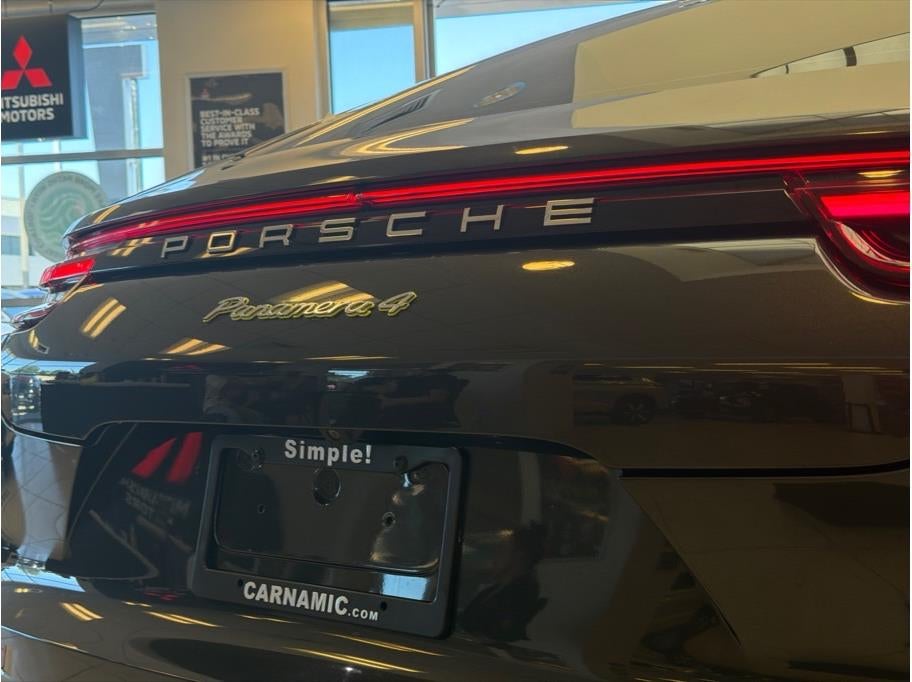 2018 Porsche Panamera 4 E-Hybrid Sedan 4D