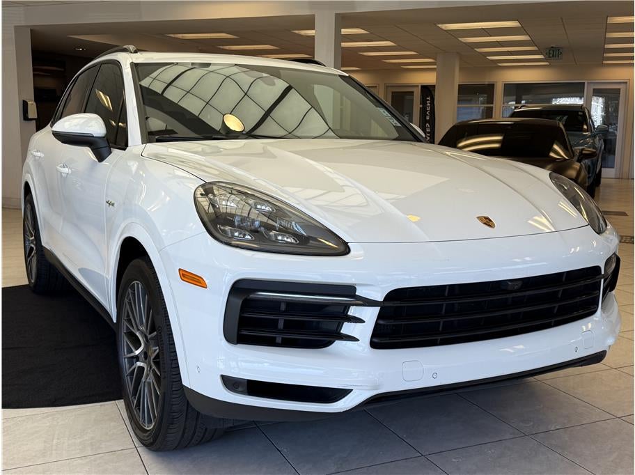 2022 Porsche Cayenne E-Hybrid Sport Utility 4D