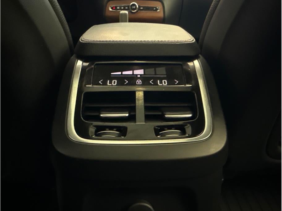 2021 Volvo XC90 T8 Inscription Expression Recharge Plug-In Hybrid Sport Utility 4D