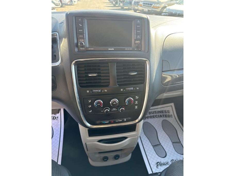 2017 Dodge Grand Caravan Passenger SE Minivan 4D