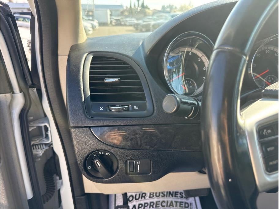 2017 Dodge Grand Caravan Passenger SE Minivan 4D