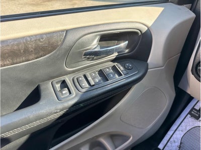 2017 Dodge Grand Caravan Passenger SE Minivan 4D