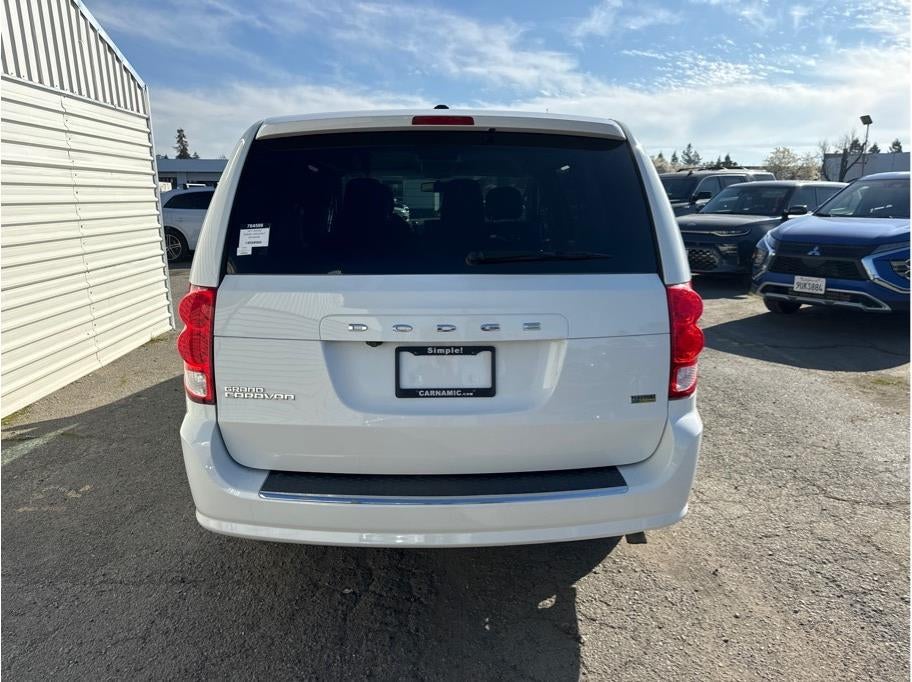 2017 Dodge Grand Caravan Passenger SE Minivan 4D