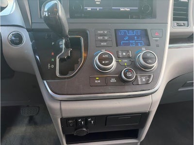 2015 Toyota Sienna XLE Minivan 4D