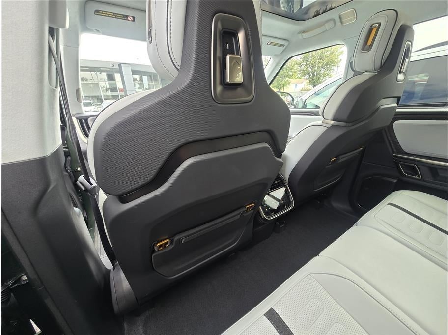 2024 Rivian R1S Quad Large Sport Utility 4D