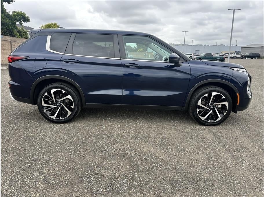 2024 Mitsubishi Outlander SE Sport Utility 4D