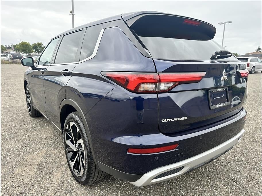 2024 Mitsubishi Outlander SE Sport Utility 4D